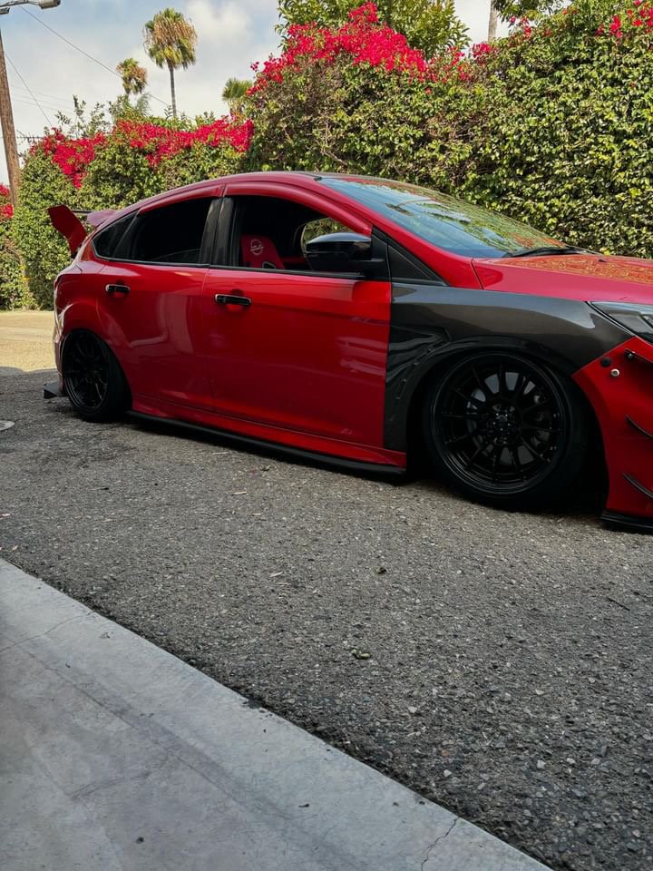 2012-2018 FORD FOCUS HATCH MOUNTED WING SPOILER